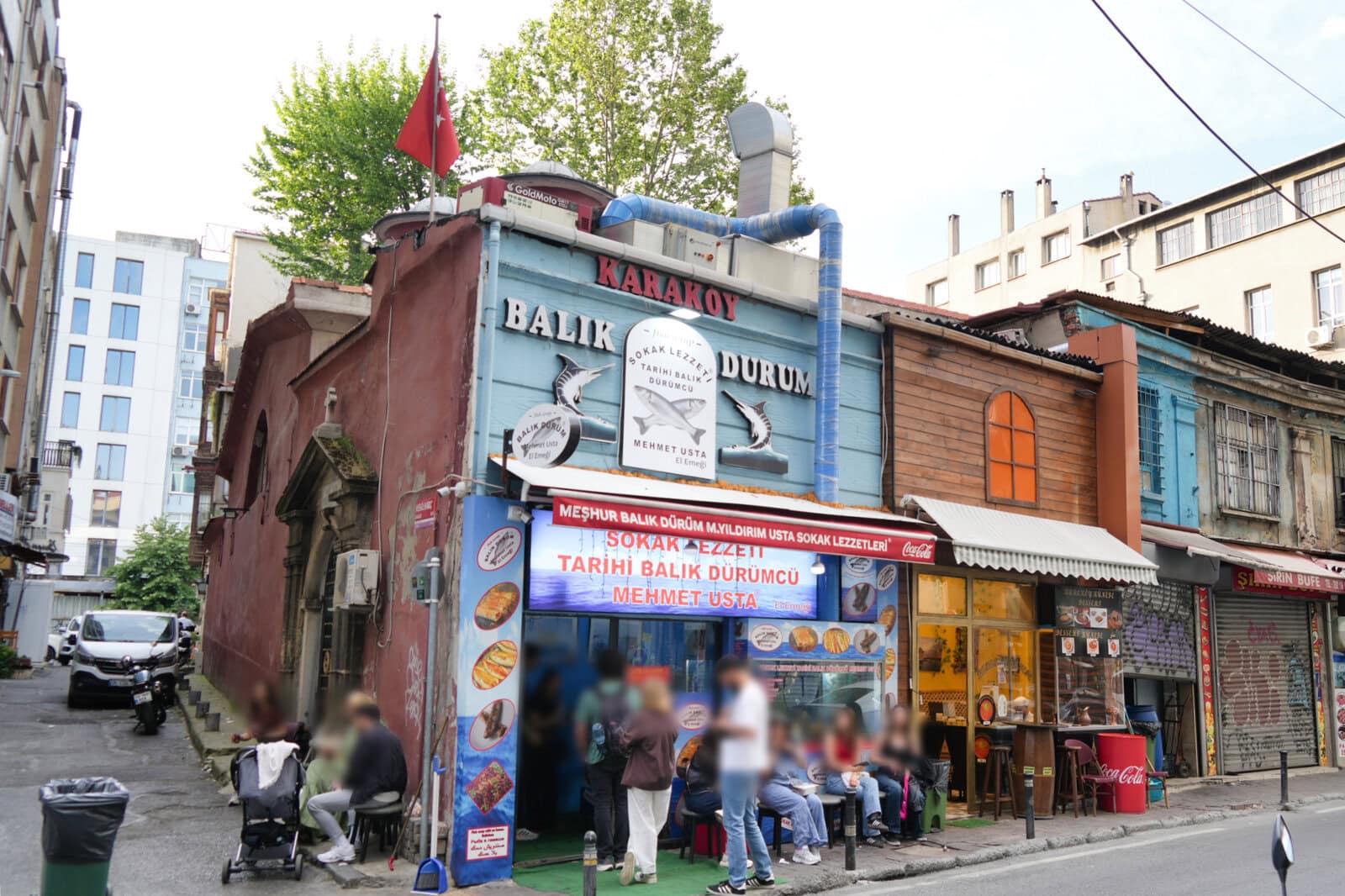 カラキョイのSokak Lezzeti Tarihi Balık Dürümcü Mehmet Usta