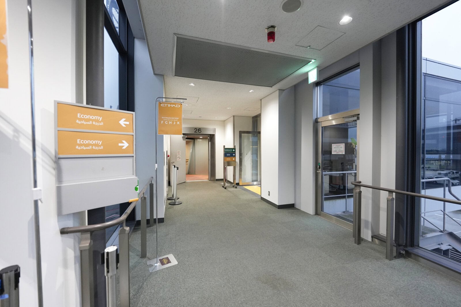 エティハド航空EY801便の搭乗クラス別案内