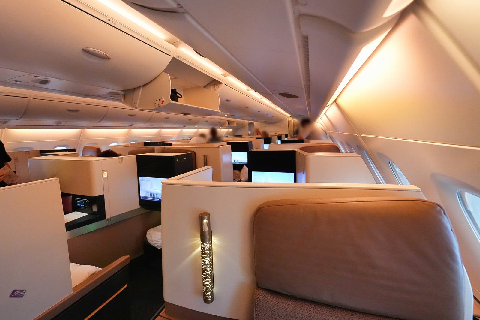エティハド航空A 380ビジネスクラス・キャビン全体