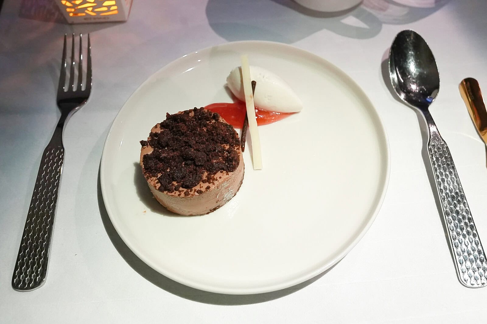 エティハド航空ビジネスクラス機内食のチョコレートムース