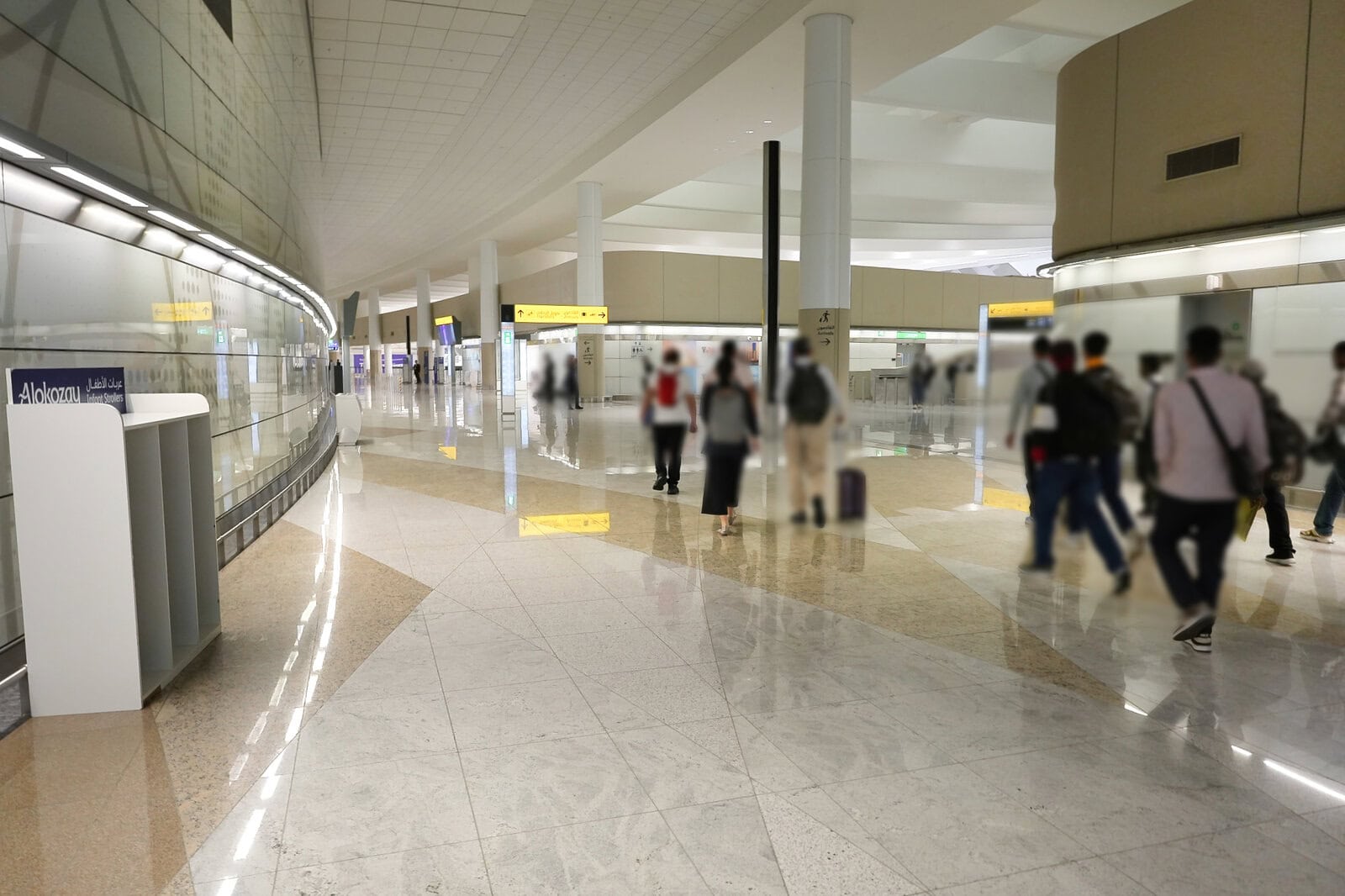ザイード国際空港の乗り継ぎエリア
