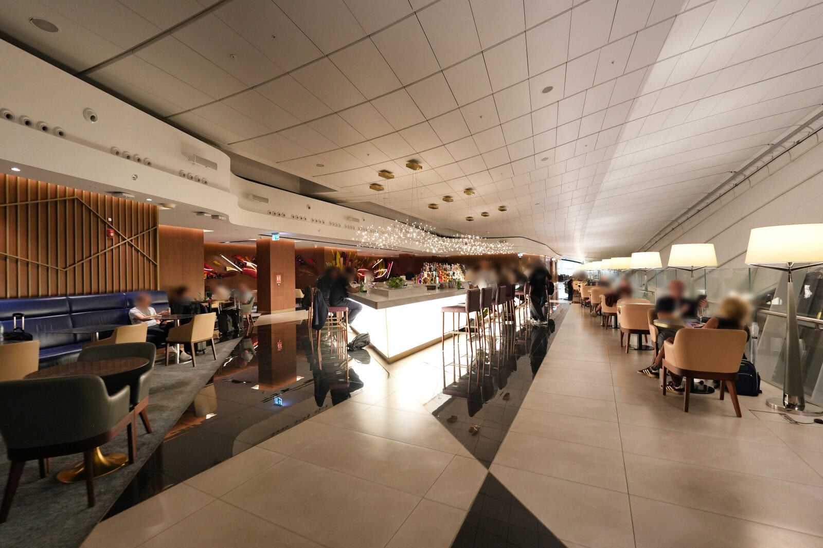 アブダビ空港エティハド航空ビジネスクラスラウンジ・roofbar