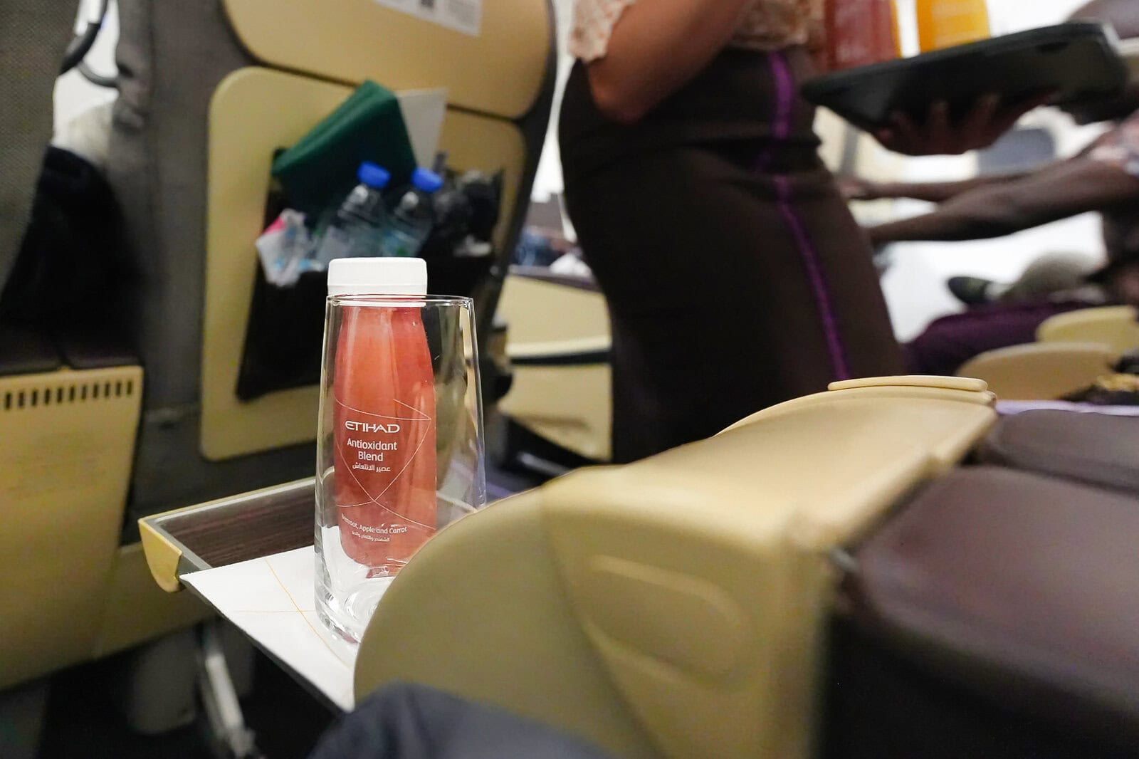 エティハド航空ビジネスクラスのウェルカムドリンクAntioxidant Blend