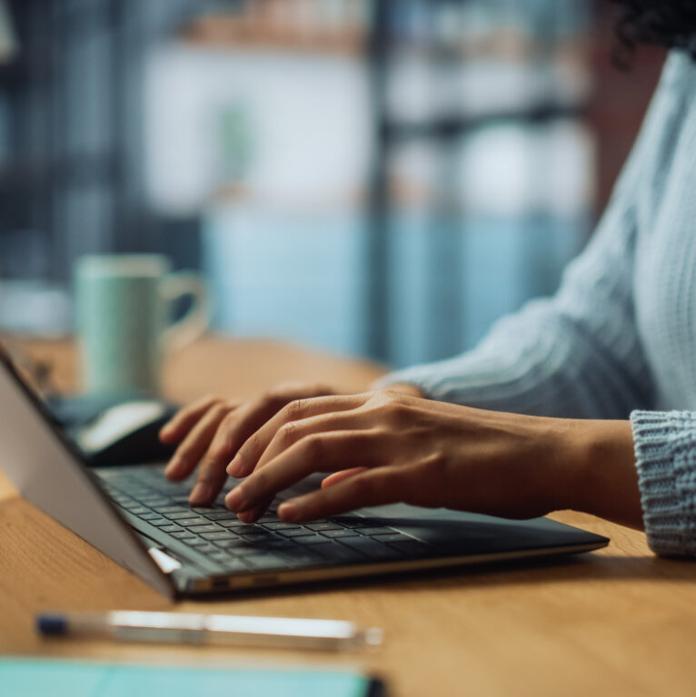 SharePoint Knowledge Agent: How AI-Powered Governance Solves the Intranet Nightmare for Internal Communicators