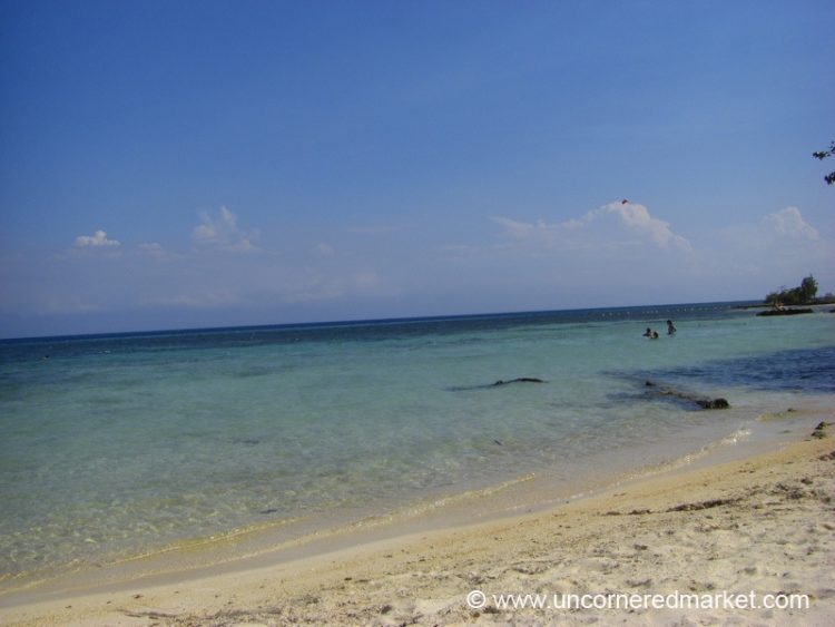 White Sand Beach - Utila