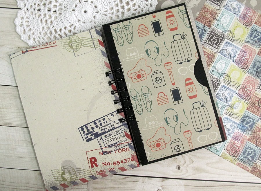 Travel journal using "I travel the world" 3