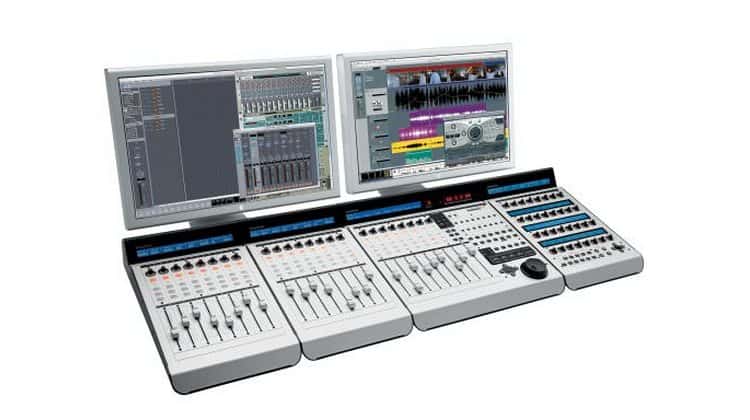 Mackie Control Universal Pro & Mackie C4