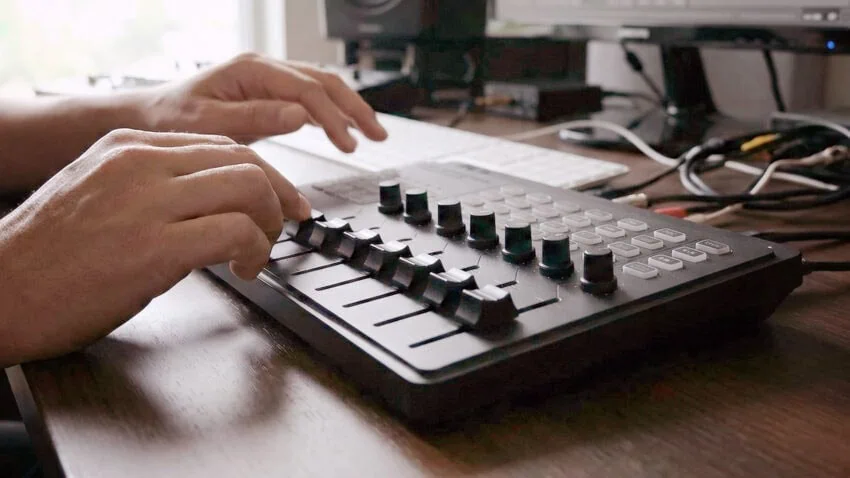 Korg nanoKONTROL Angebot bei Music Store