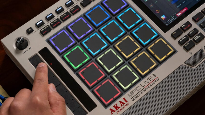 Akai MPC Live 3 Retro Beat Maker