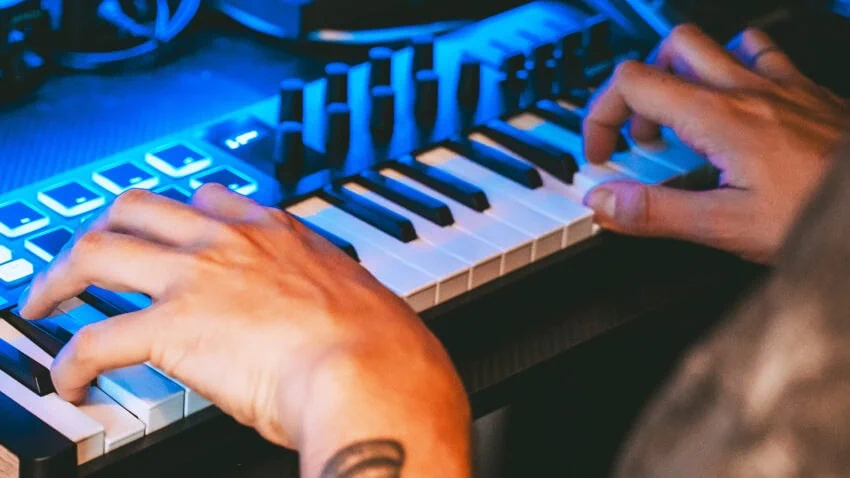 Arturia MiniLab 37 Keyboard Controller