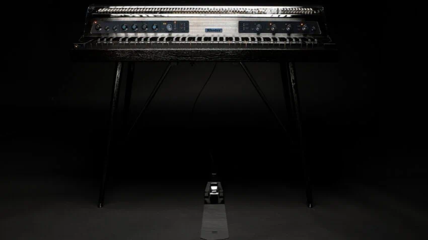Rhodes MK8/80AE