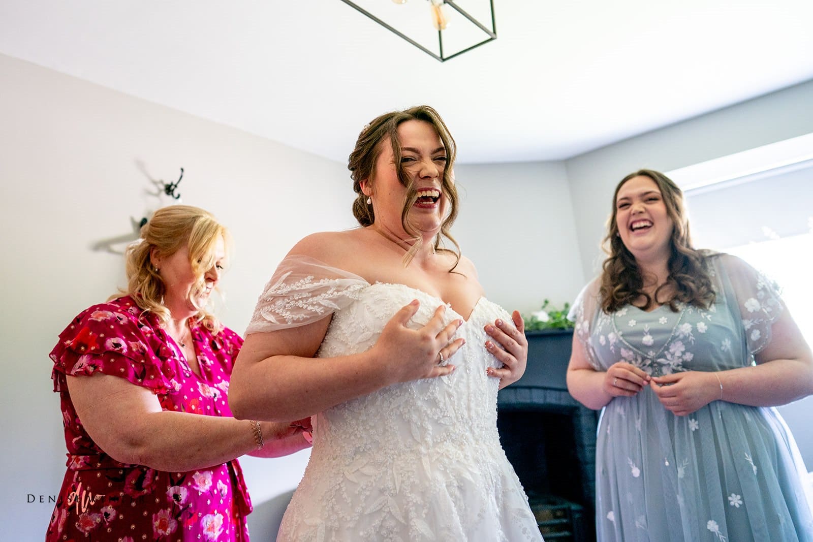 story telling wedding photography at Ufton Court