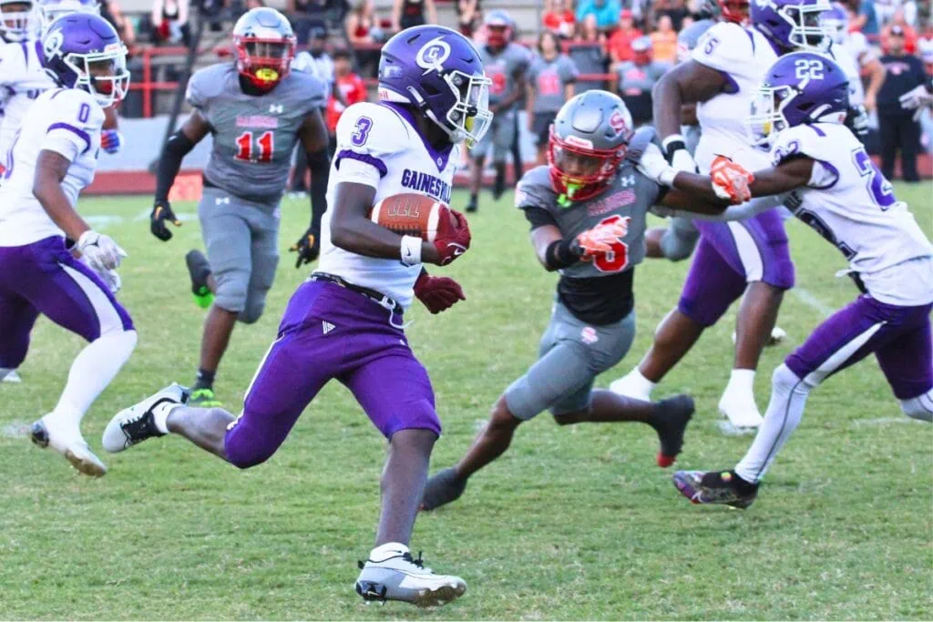 Gainesville's Aric Welch had 15 receptions for 268 yards and rushed for 88 yards last season. Photo by Seth Johnson