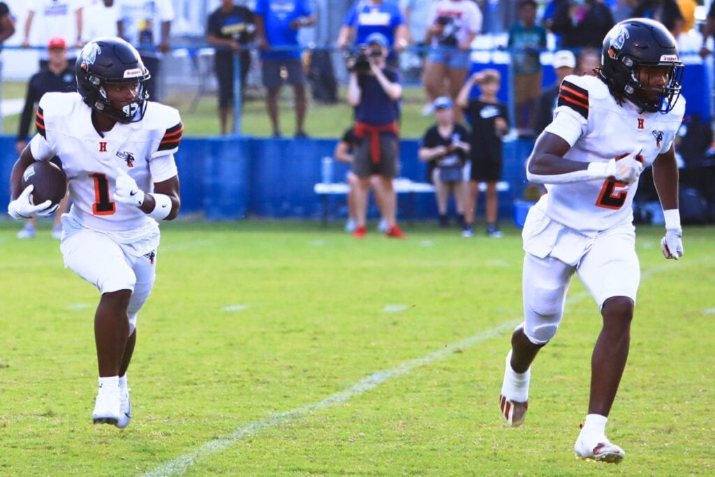 Hawthorne's Darian Bowie (1) scored a fourth-quarter touchdown against Oakleaf. File photo by C.J. Gish