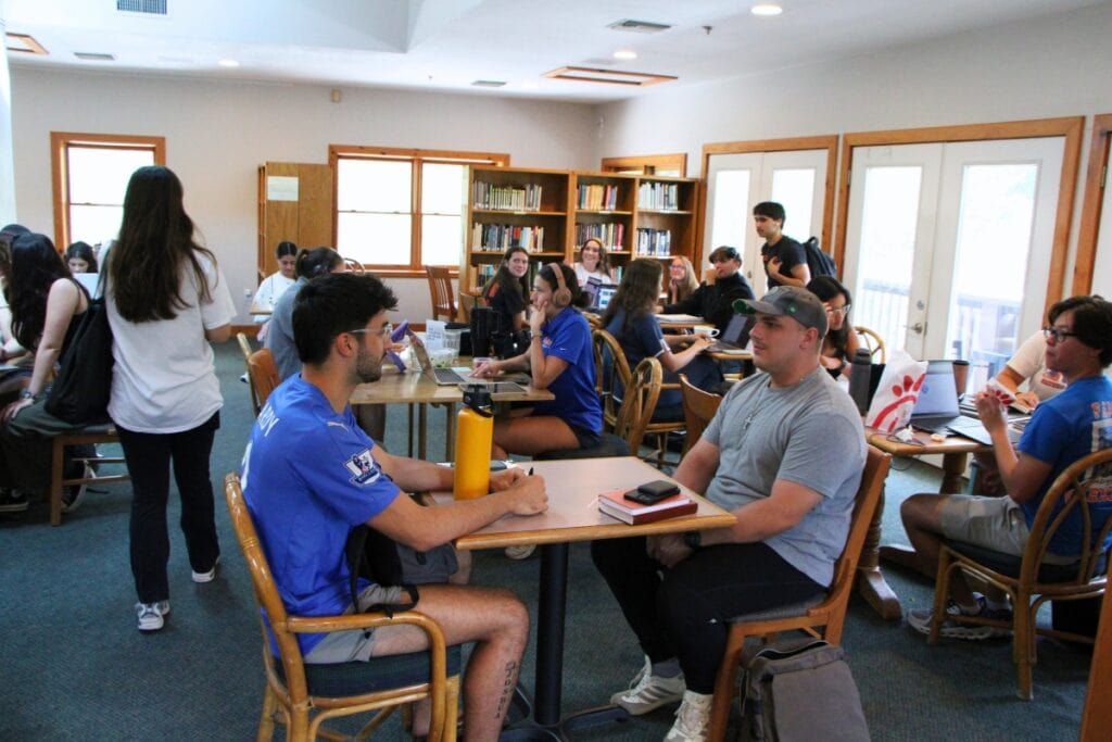 Students and community members fill the upstairs seating of the Christian Study Center. Photo by Lillian Hamman