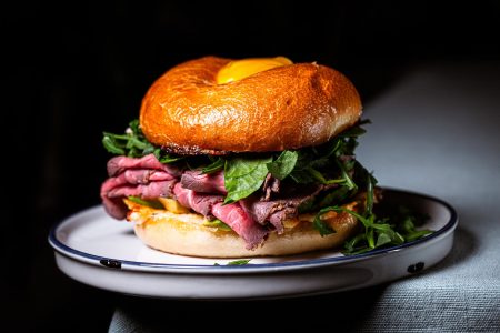 Roastbeef Frühstücks-Bagel