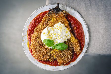 Melanzani Milanese mit Burrata