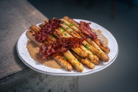 Weißer Spargel mit Weißweinsauce
