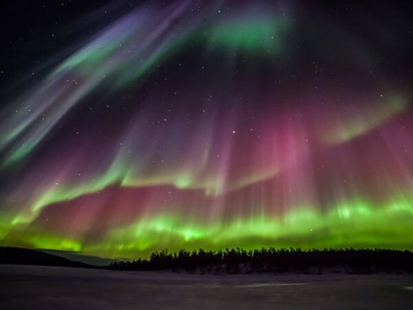 Aurora-Jagd in einem beheizten Schlitten