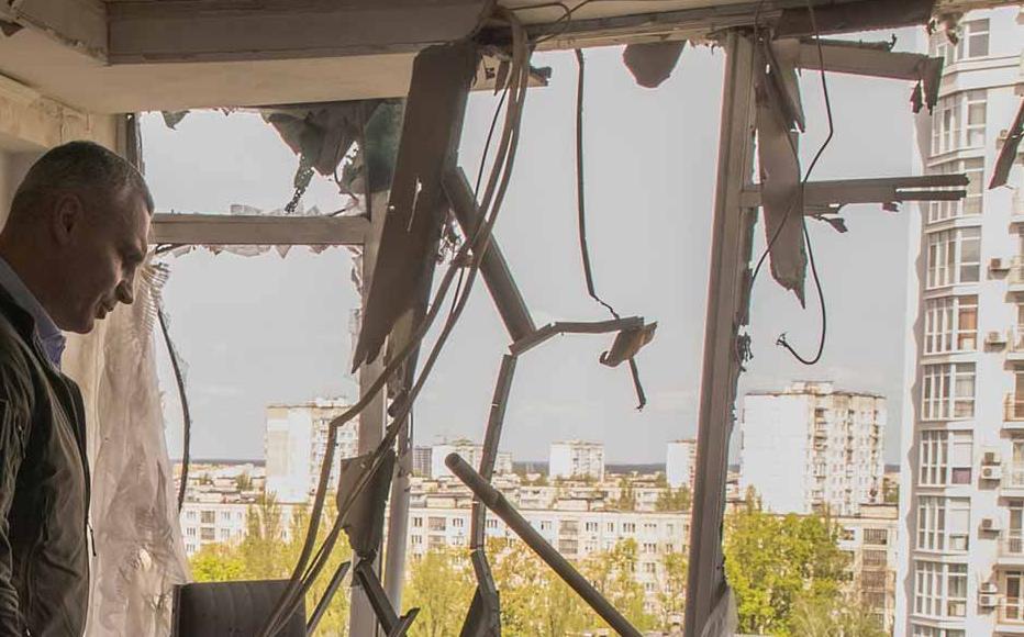 Mayor of Kyiv Vitali Klitschko visits an apartment damaged by the debris of a Russian intercepted drone, in a residential building on May 8, 2023 in Kyiv, Ukraine. Mayor of Kyiv Vitali Klitschko visits an apartment damaged by the debris of a Russian intercepted drone, in a residential building on May 8, 2023 in Kyiv, Ukraine.