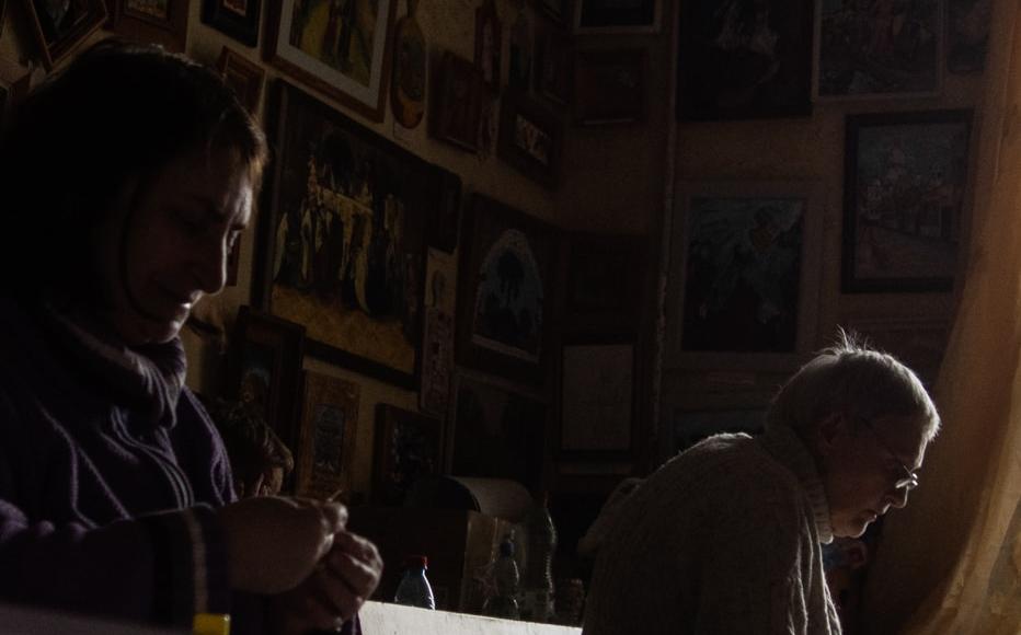 Two older people at the Odesa’s main Jewish community centre, Mygdal Jewish Centre.