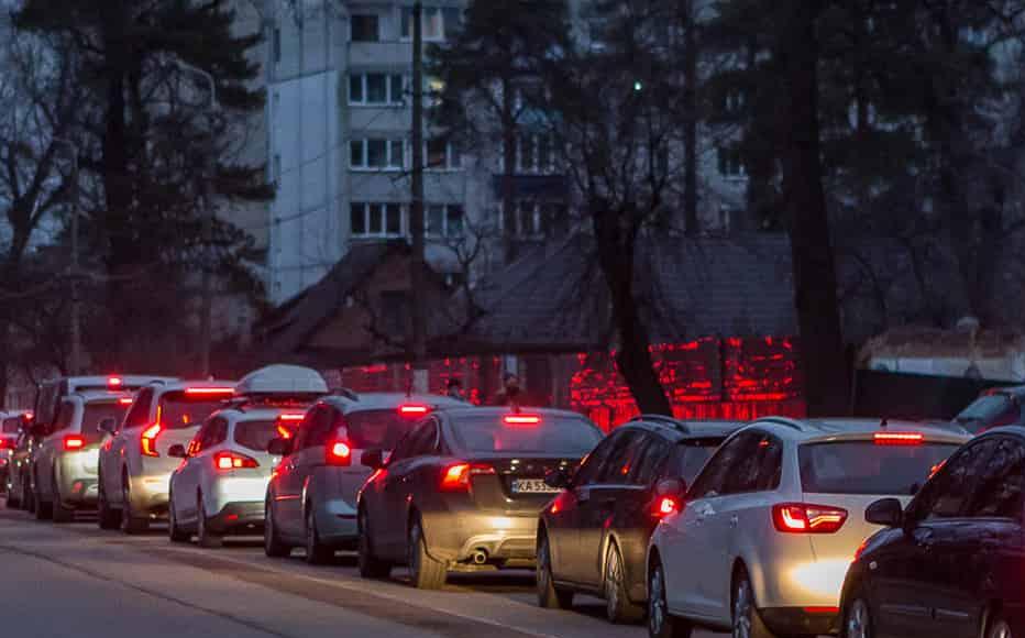 A long queue at a gas station starts in Irpin, just beyond Kyiv’s city boundary. (February 24, 2022)