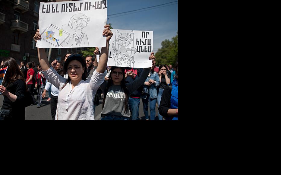 Female protesters in Yerevan. (Photo: Nazik Armenakyan/4plus)