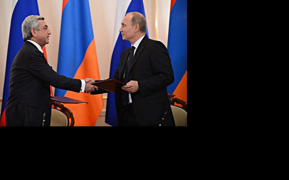 Armenian president Serzh Sargsyan (left) meeting his Russian counterpart Vladimir Putin in May. (Photo: Armenian president's website)