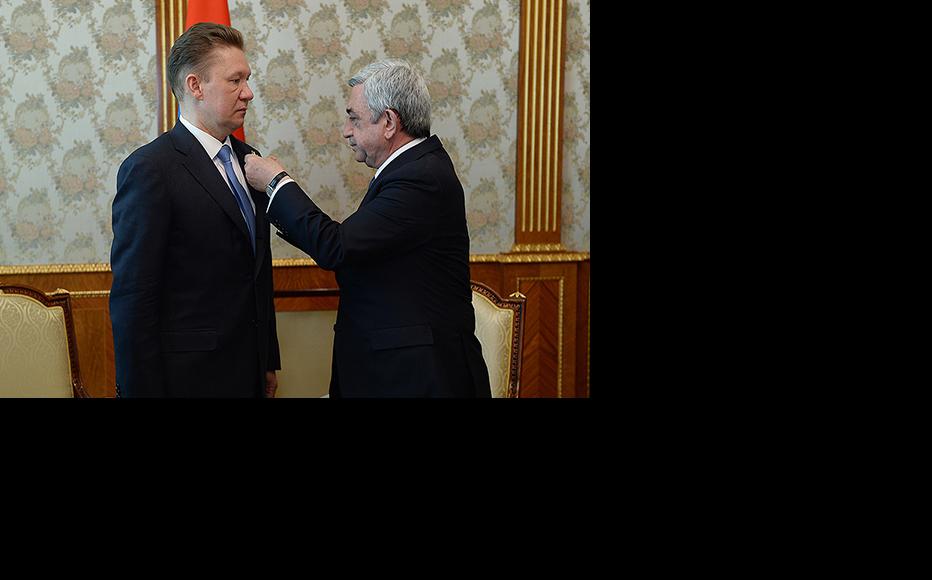 Serzh Sargsyan awarded order of friendship to Alexey Miller, Chairman of the Management Committee of Russian Gazprom. (Photo Courtesy of The official site of the RA president)