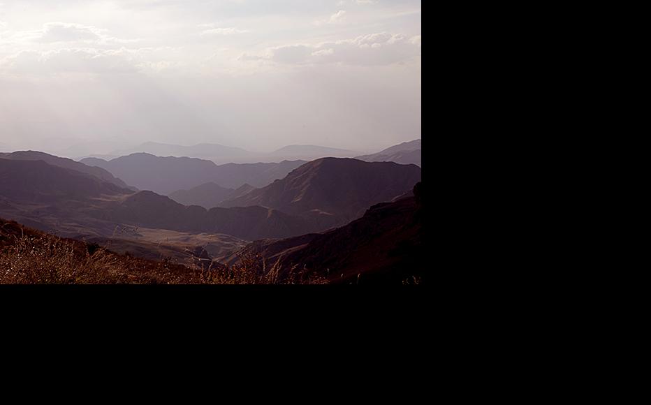 Mountainous terrain near Aygedzor, on Armenian border with Azerbaijan. (Photo: Armenian defence ministry)