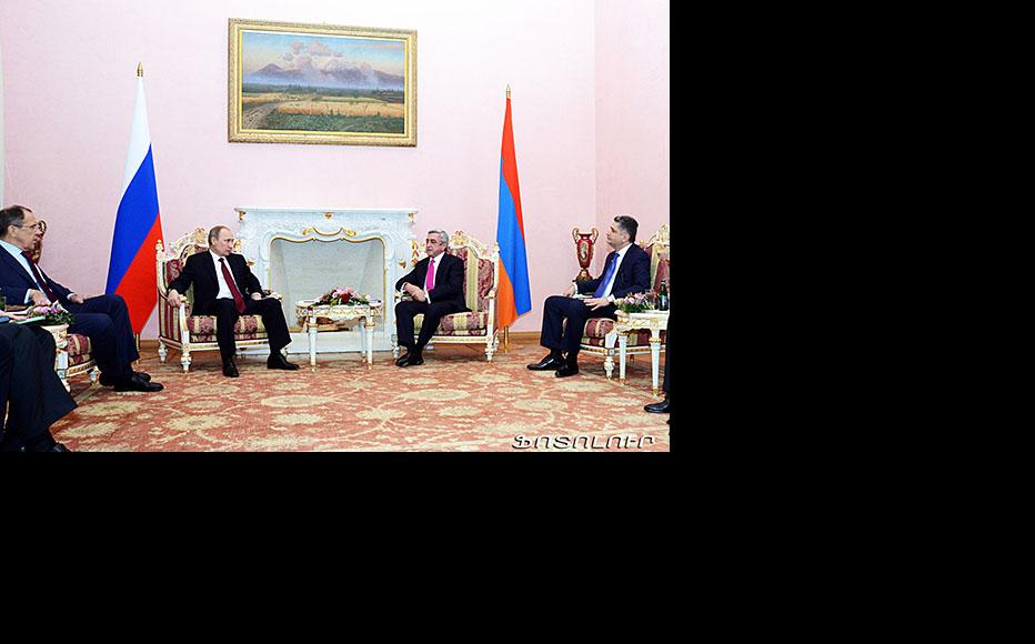 Presidents Serzh Sargsyan and Vladimir Putin meeting in Yerevan on December 2. (Photo: Armenian president's website)
