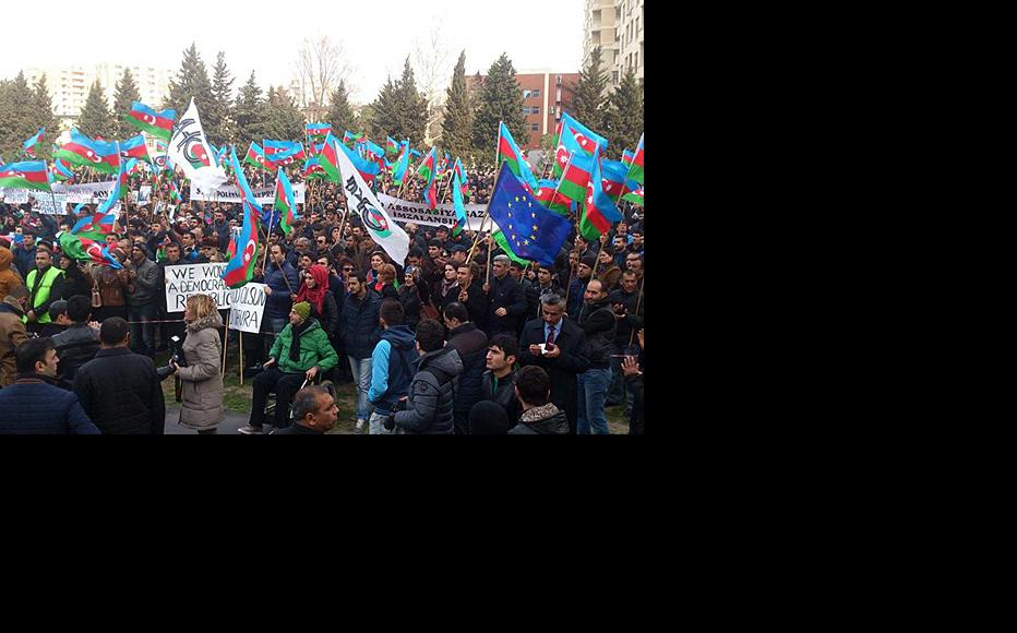 March 15 rally in Baku at which devaluation and the state of the economy were the focus of protests. (Photo: Azadliq newspaper)