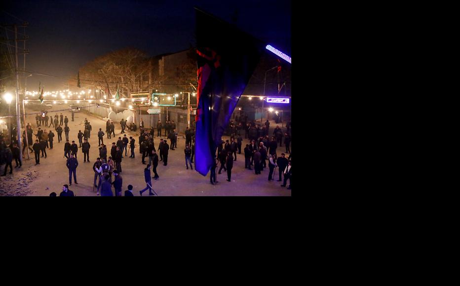 Crowds in Nardaran on November 26 (Photo: Ismail Nur)