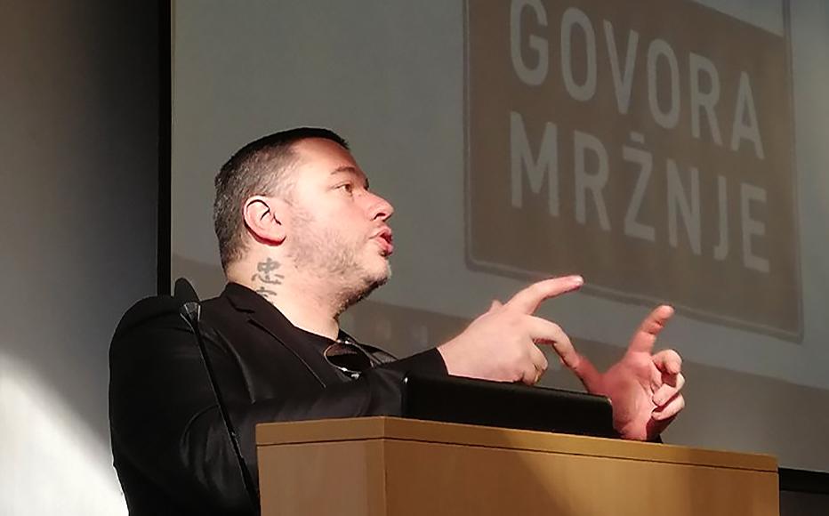 Alex Bibanovic giving a presentation to students in BiH about the dangers of hate speech.