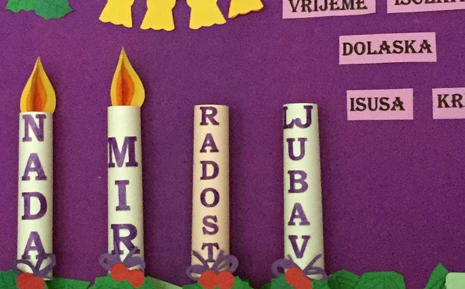 A board in the school's hallway decorated by Croat children who celebrate Christmas. A board in the school's hallway decorated by Croat children who celebrate Christmas.