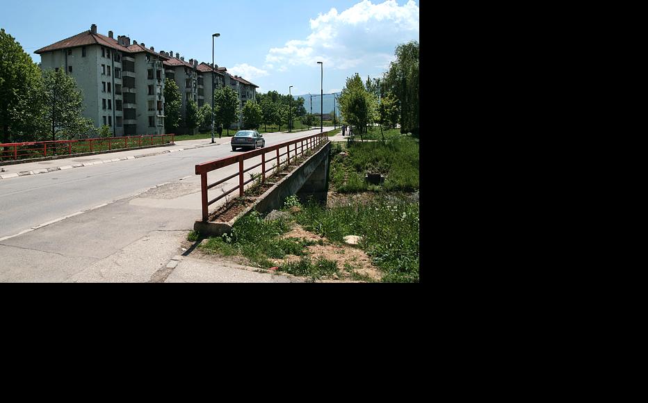 Location of a wartime frontline in the Dobrinja suburb of Sarajevo. (Photo: Mirza Ajnadzić)