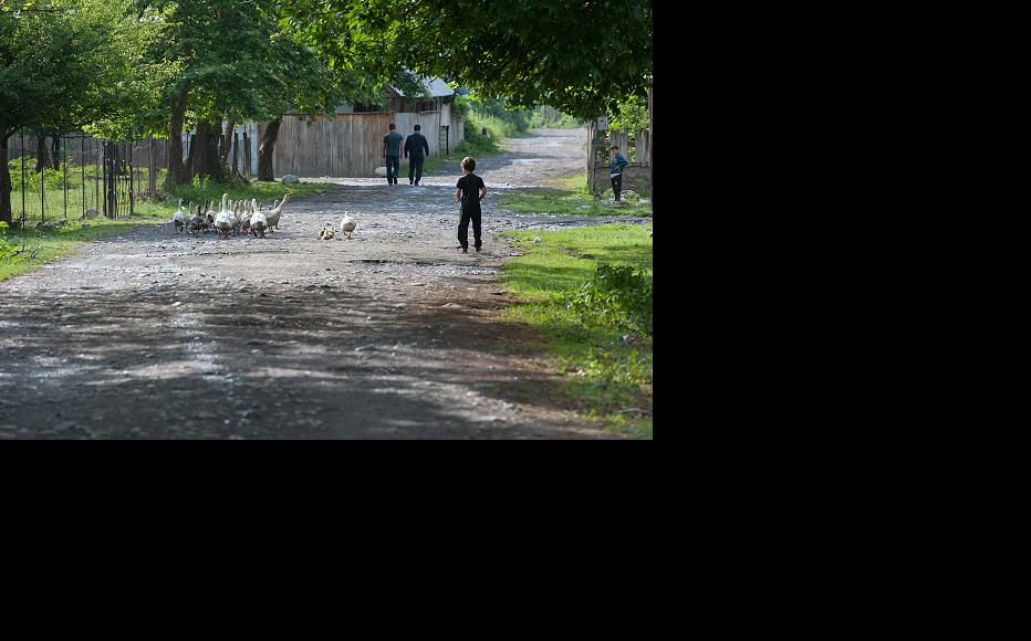 Street scene in Duisi. (Photo: Onnik Krikorian)