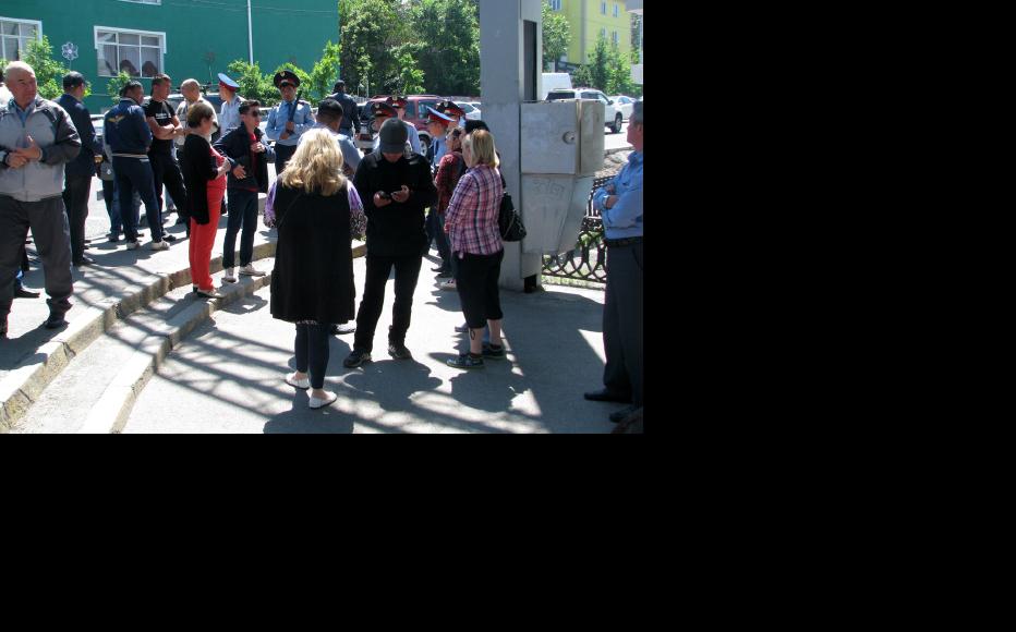 People gathering for the protest near Respublika Square in Almaty on May 21. (Photo: Andrei Grishin)