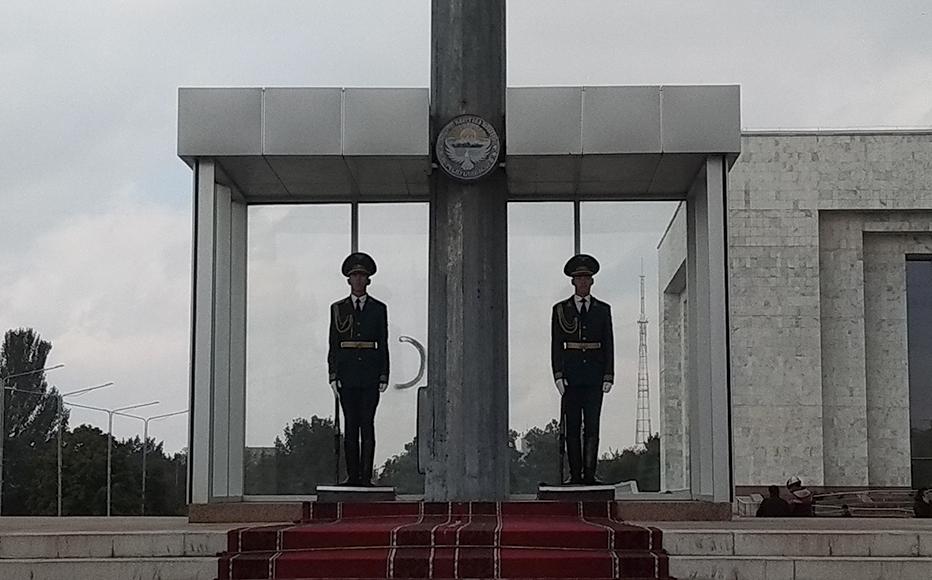 The honour guard continued to patrol.