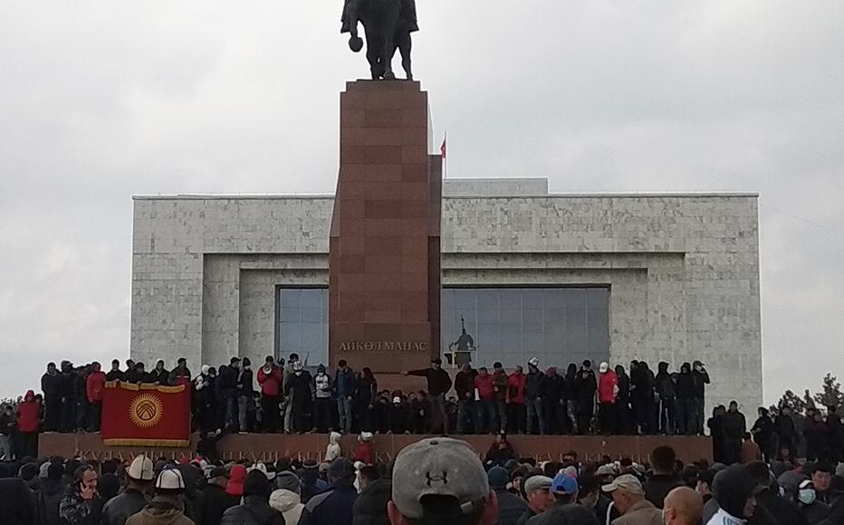 Protests continued for a second day in Ala-Too square.