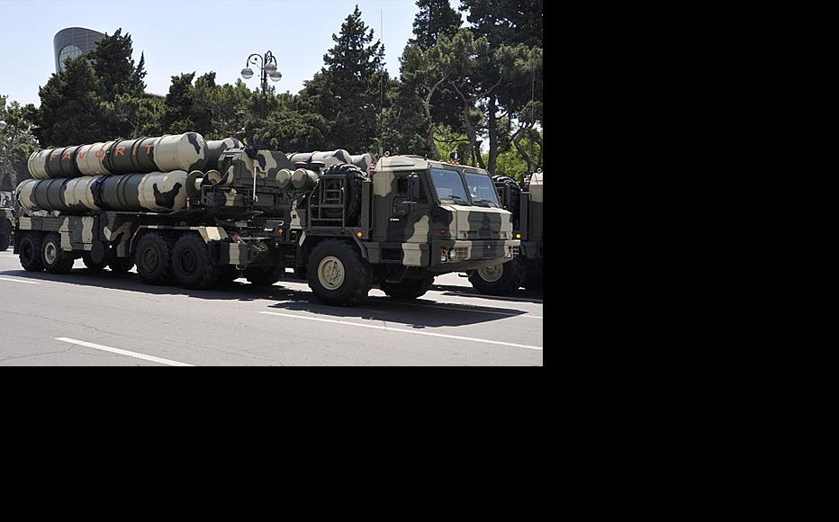 Russian-made missiles on parade in Baku, June 2011. (Photo: Sevda Babayeva/Wikimedia Commons)