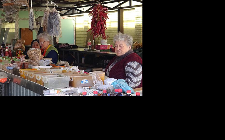 An open-air market in Tskhinvali. (Photo: Irina Yanovskaya)