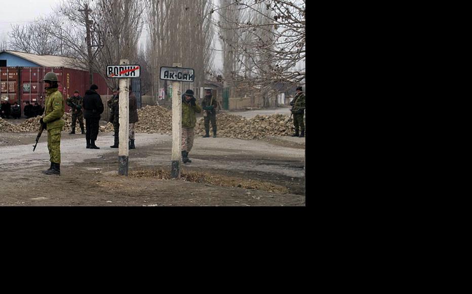 Tajik troops patrol the outer limits of the Vorukh enclave, January 2014. (Photo courtesy of RFE/RL Tajik Service. © RFE/RL)