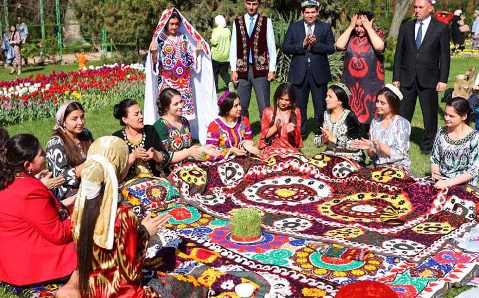 Women sing and play the doira, also known as daf. The tambourine-like instrument has a frame with a tightly stretched membrane and jingles attached.