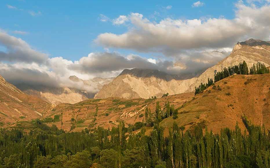 Largely populated by ethnic Tajiks, Gelon sits at 2,336 metres, surrounded by the Hisar range, part of the Pamir-Alay mountain system. It can take up to three hours to cover the 70 kilometres from Uzbkistan’s southern city of Shakhrisabz to reach this high-altitude village.