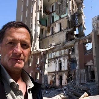 IWPR Founder and Executive Director Anthony Borden reporting from Mykolaiv, Ukraine, 10 May, 2022. IWPR Founder and Executive Director Anthony Borden reporting from Mykolaiv, Ukraine, 10 May, 2022.