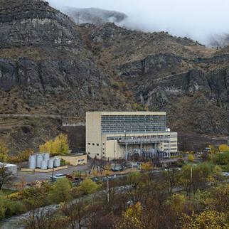 Environmentalists fear that too many hydroelectric dams will destroy Armenia&#039;s ecosystem. This is the Tatev power station in the south of the country. (Photo: Photolure agency)