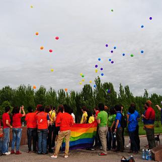 Celebrating International Day Against Homophobia and Transphobia, May 17, 2011 in Bishkek.(Photo: Labrys group, Kyrgyzstan)
