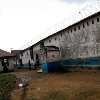 The international aid agency Medecins Sans Frontieres has worked to improve the health of inmates at the dilapidated and overcrowded Bunia prison in eastern DRC. (Photo: Claude Mahoudeau/MSF)