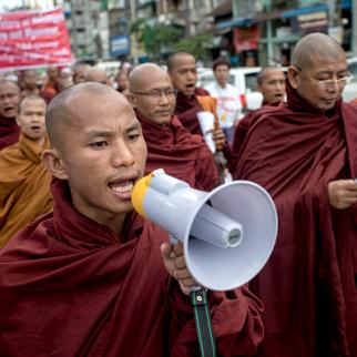 Buddhist monks demonstrate against the UN and the return of Rohingya Muslims, May 2015. (Photo: Jonas Gratzer/Getty Images)